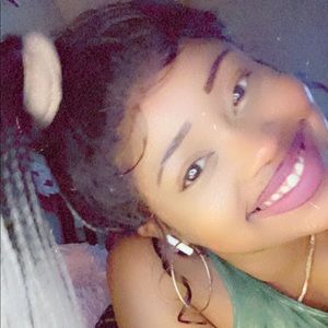 Meet your Posher, Jamia